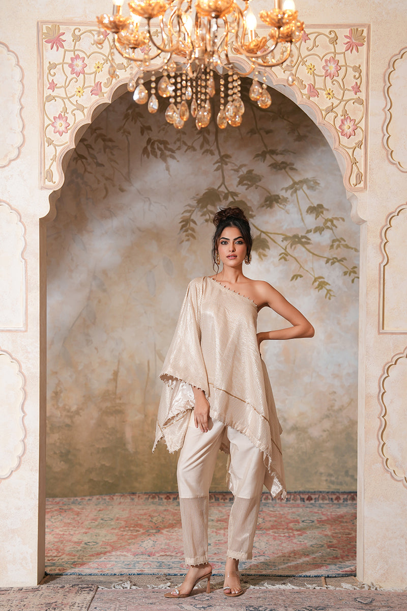 Roohi in Kohra Tissue Silk Kaftan Set