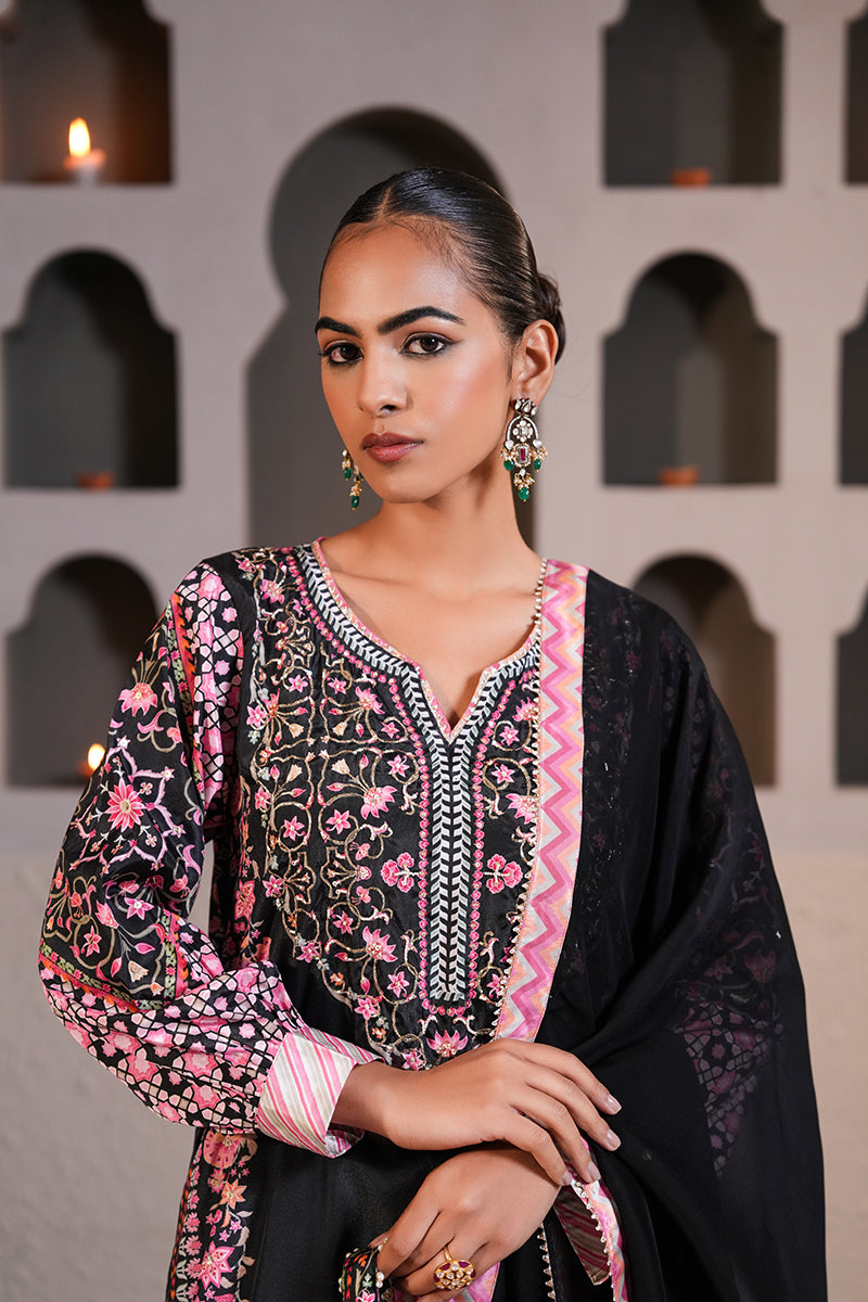 Raman Garg Nagpal in Khwaab Gulabi Kurta Set