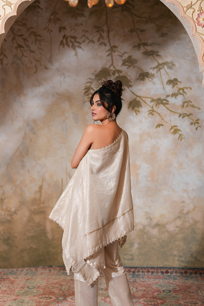 Roohi in Kohra Tissue Silk Kaftan Set