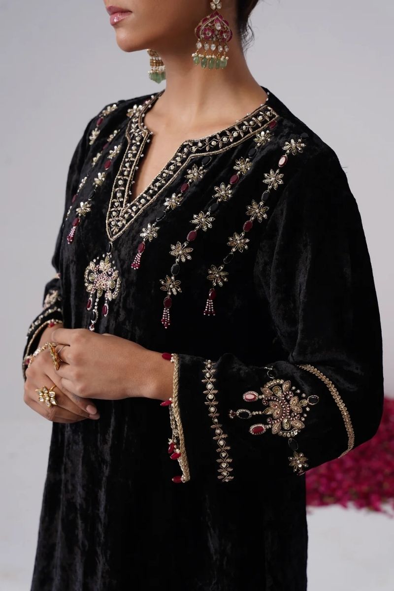 Nazli Set