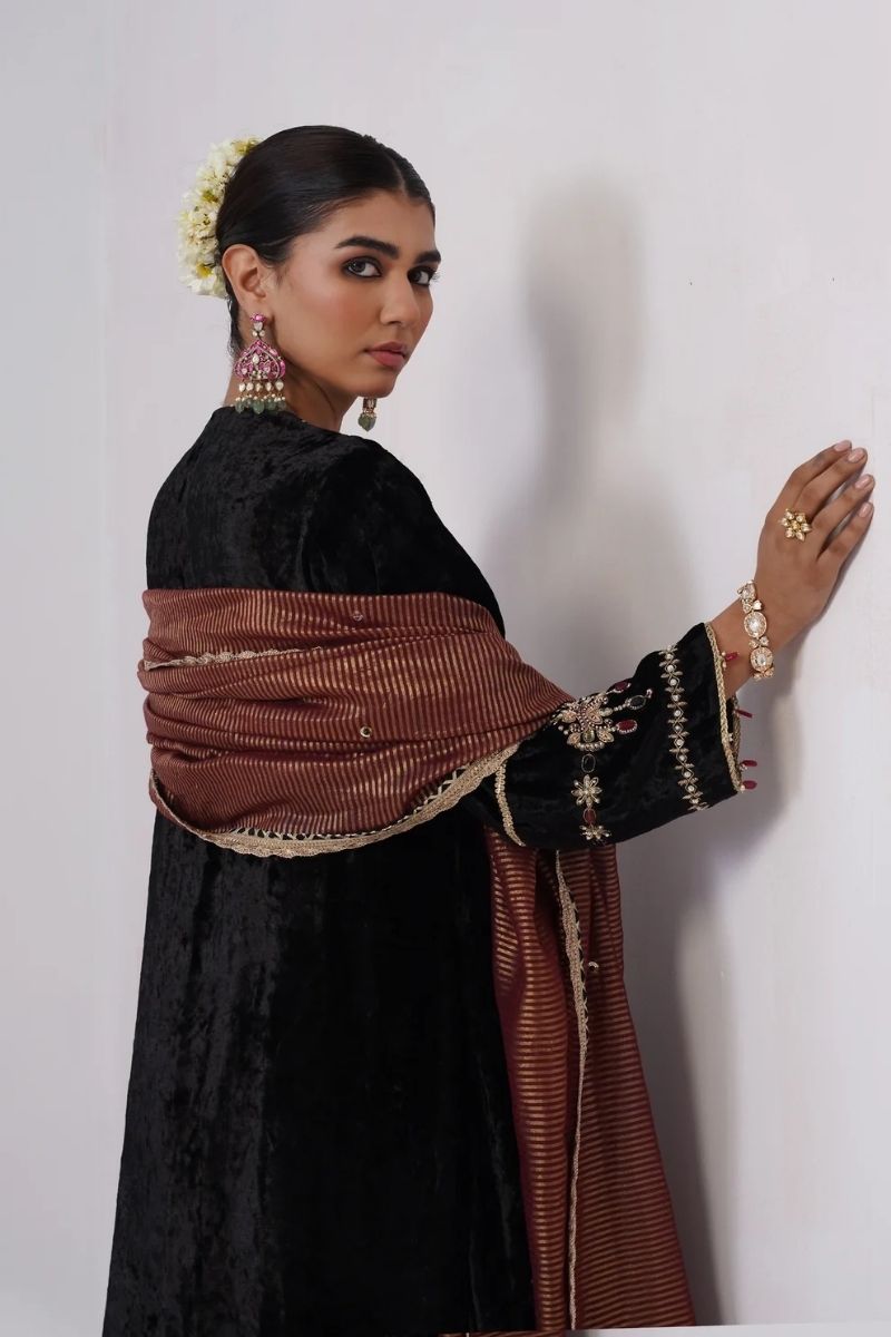 Nazli Set