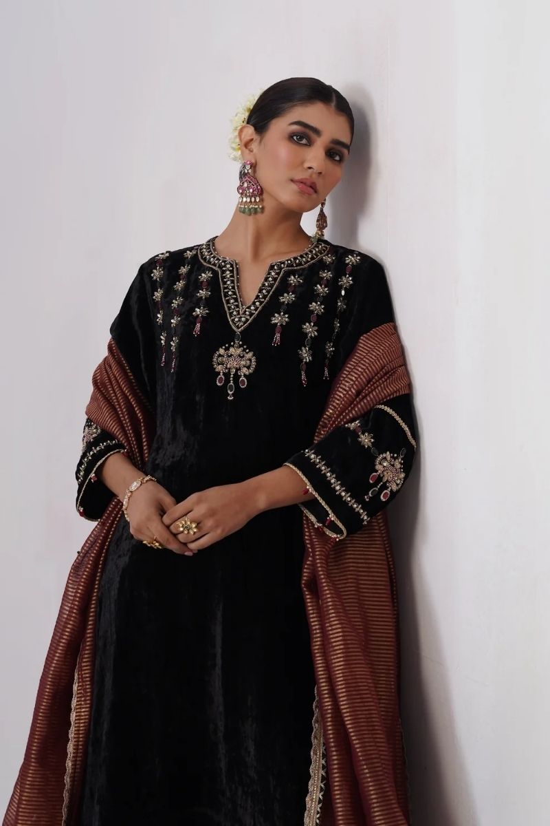 Nazli Set