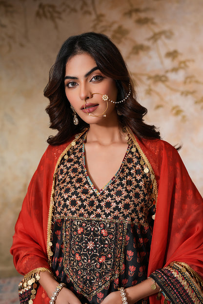 Siyah Sitara Kurta Set