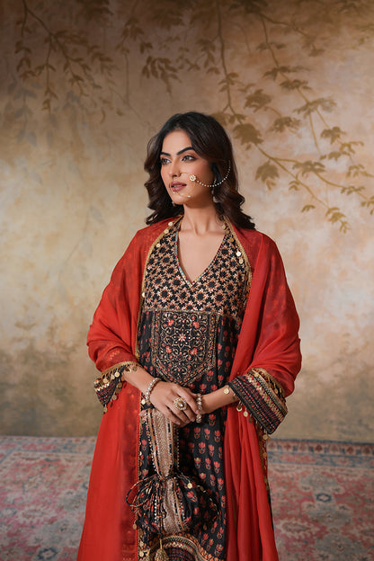 Siyah Sitara Kurta Set