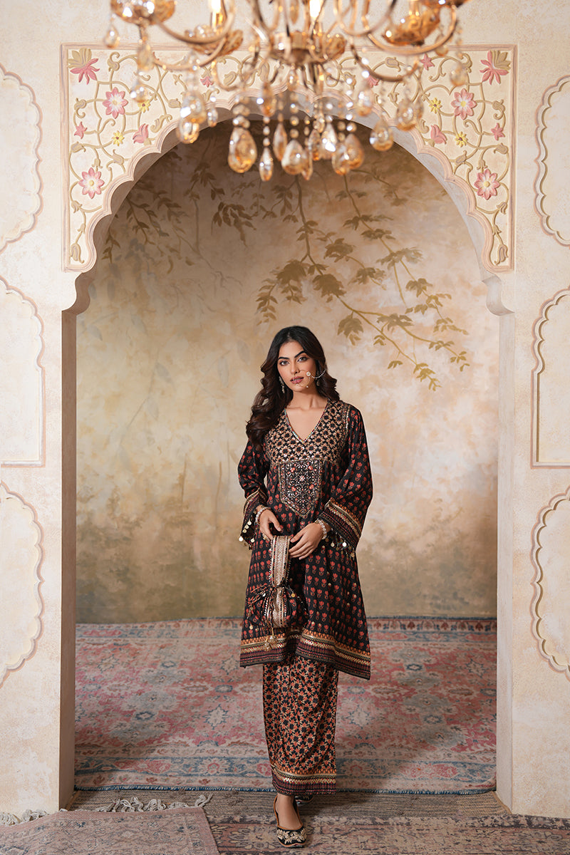 Siyah Sitara Kurta Set
