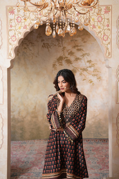 Siyah Sitara Kurta Set