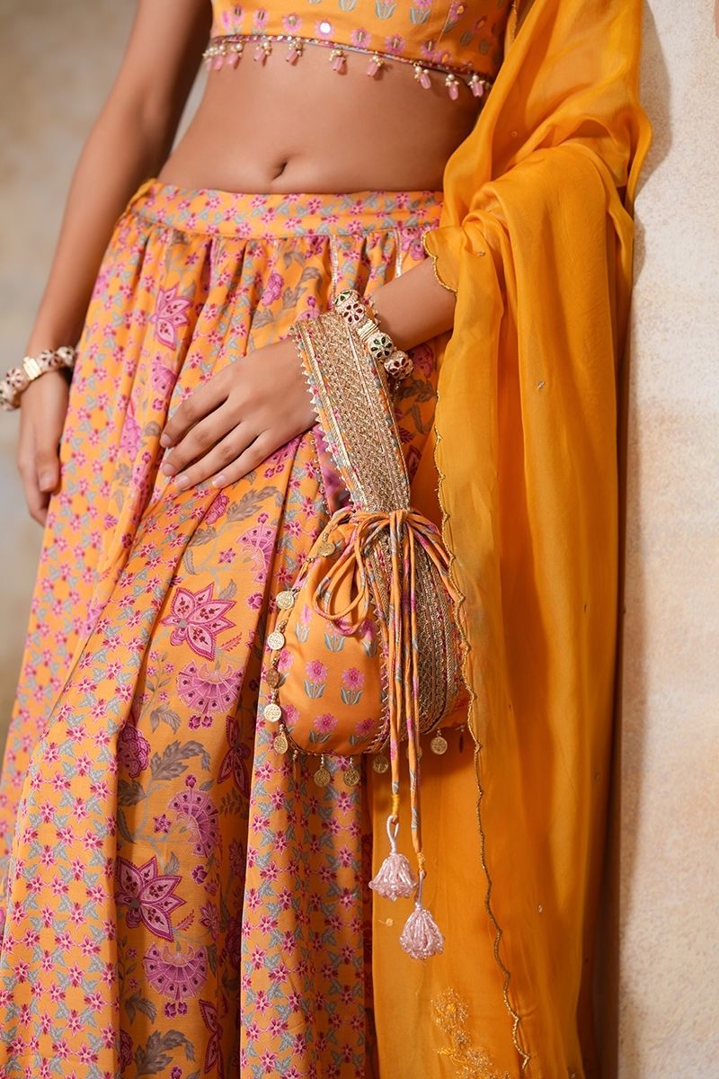 Mehreen Gulabi Potli
