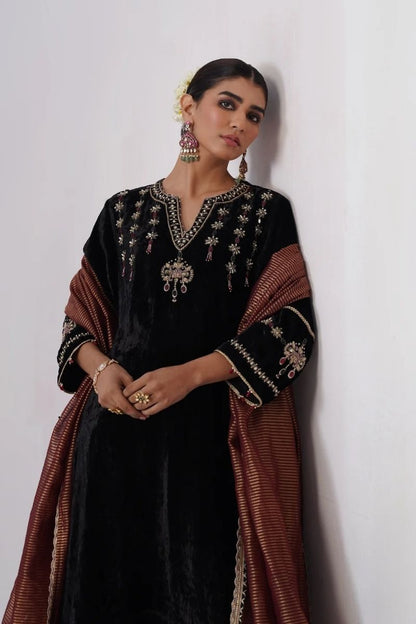 Nazli Set