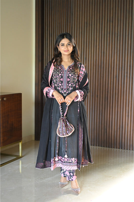 Raman Garg Nagpal in Khwaab Gulabi Kurta Set