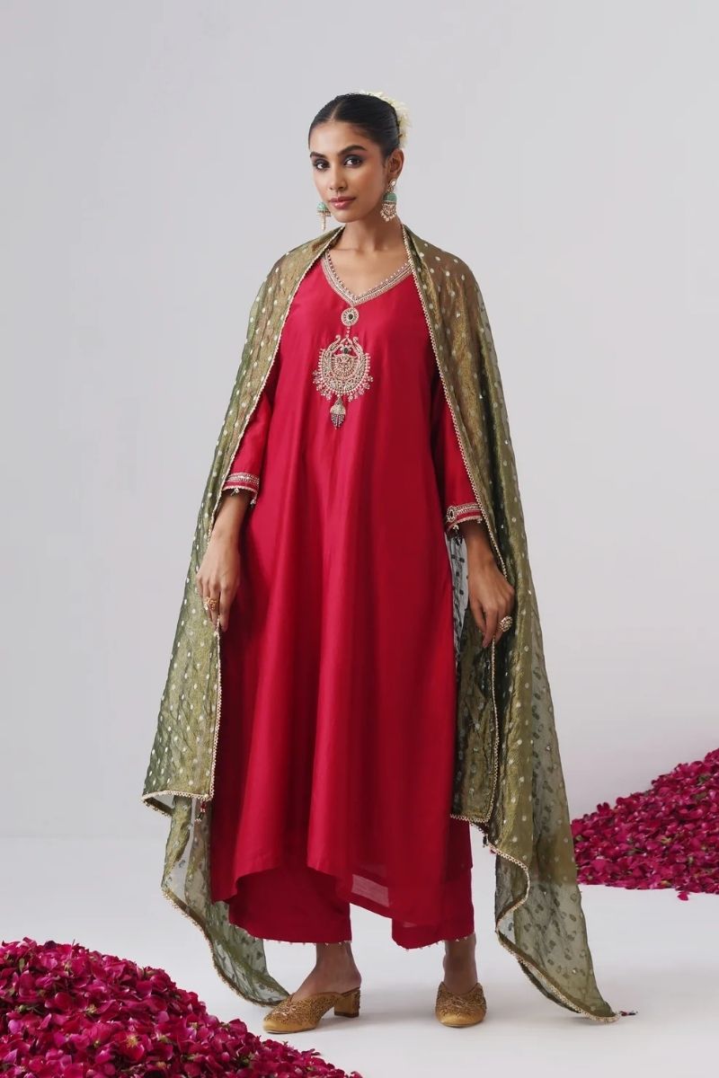 Surkh Set