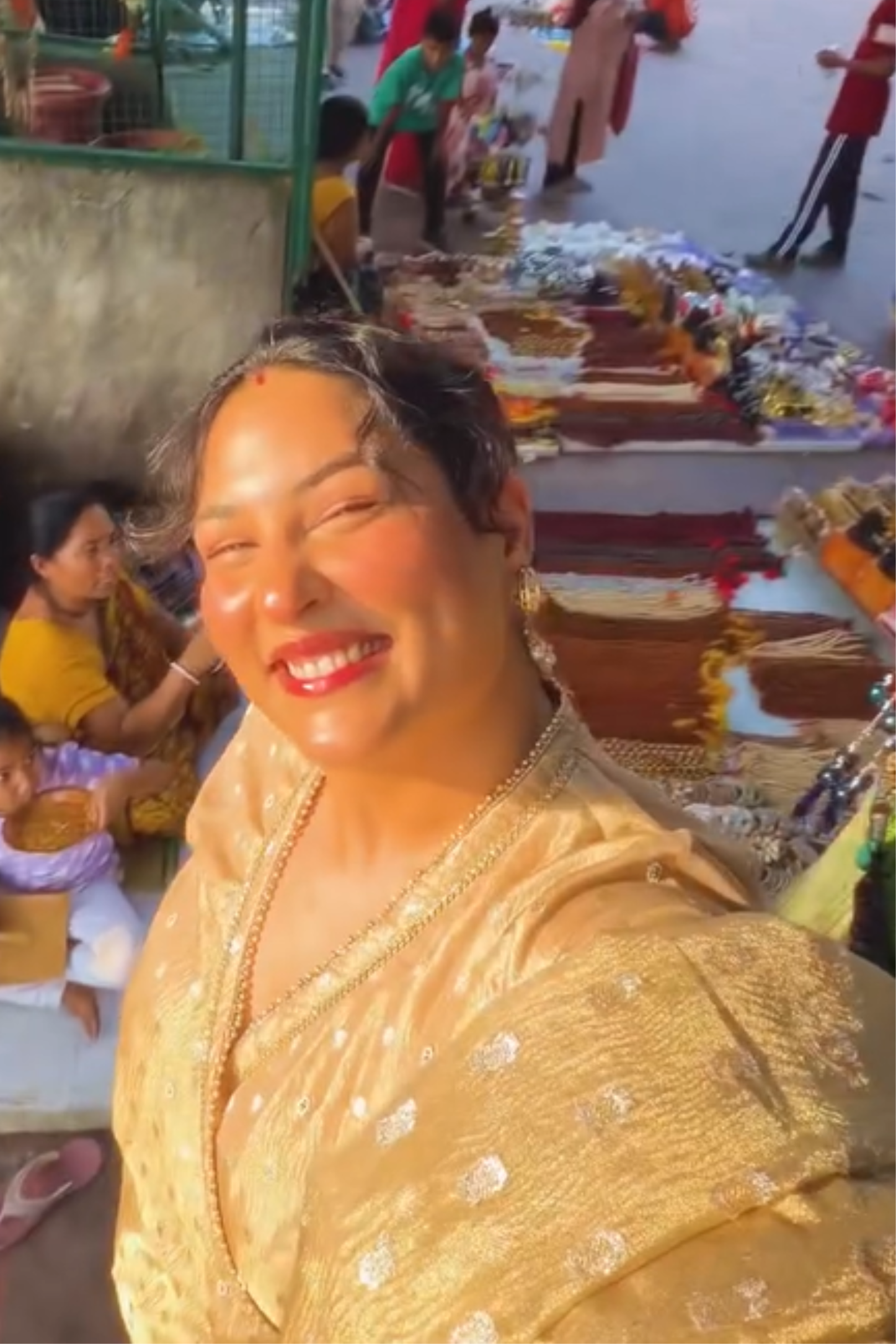 Sakshi Sindwani in Sunehri Set